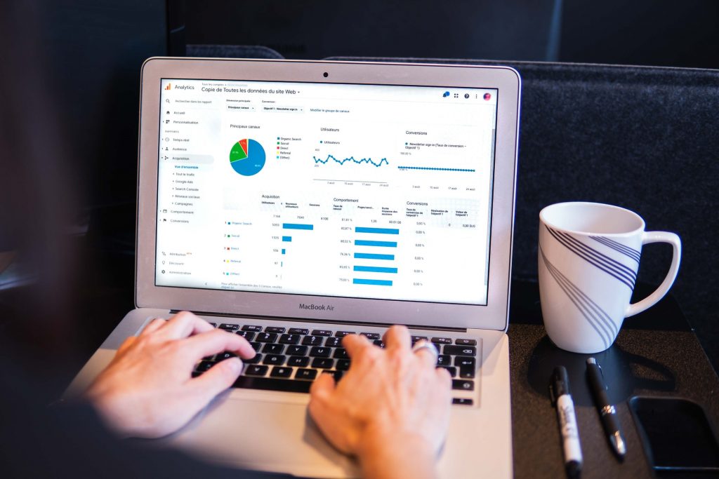 Digitale marketing conceptafbeelding met betrekking tot online promotie van producten en diensten