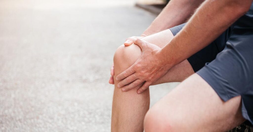 Visuele weergave van een knie op slot als gevolg van vast zittend kraakbeen of meniscusscheur