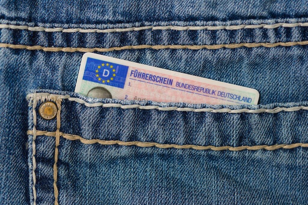 Tips voor het kiezen van een goede rijschool in Den Haag met informatie over rijlessen en voorbereiding op rijexamen