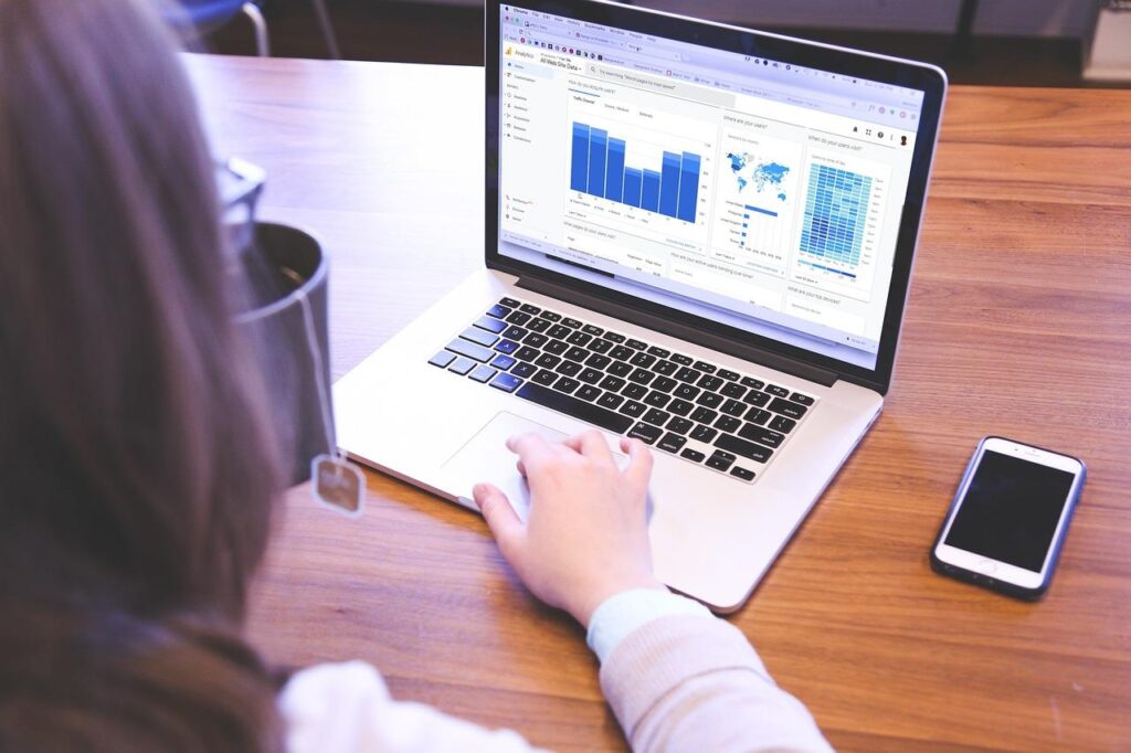 Visuele gids met 5 tips voor het slim kiezen van een domeinnaam voor je online aanwezigheid