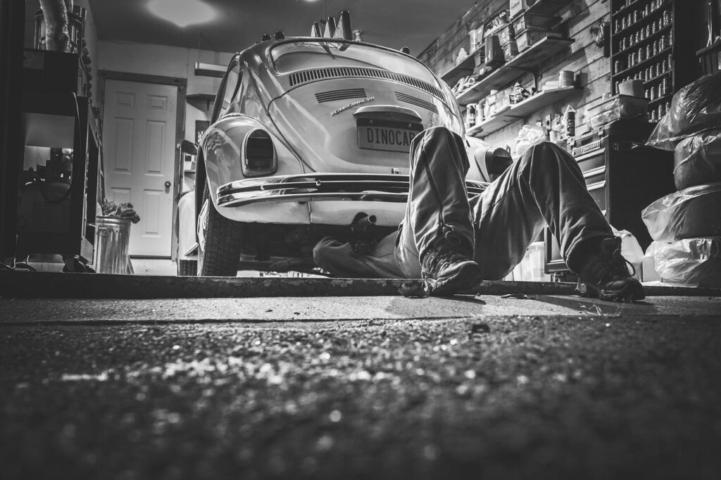 Professionele auto reparatie in Ridderkerk - ervaren monteur voert onderhoud uit aan voertuig